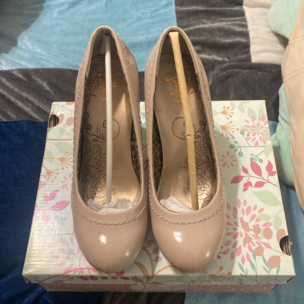 Jellypop Rose colored patent leather heels. Women’s size 7.